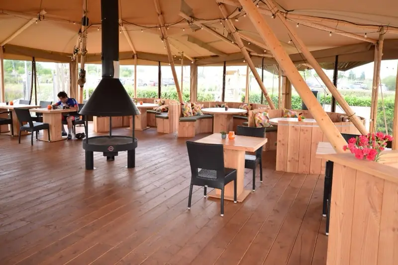 Eetcafé Lekzijde in de TIPI